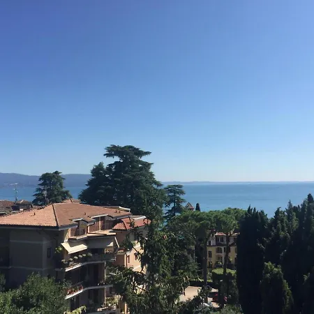 Apartment Kate's Gardone Riviera