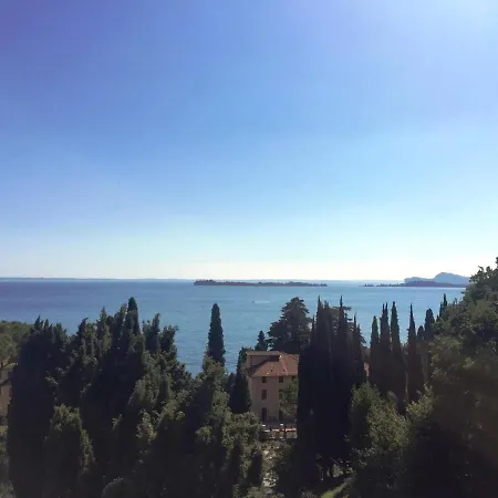 Kate's Apartment Gardone Riviera